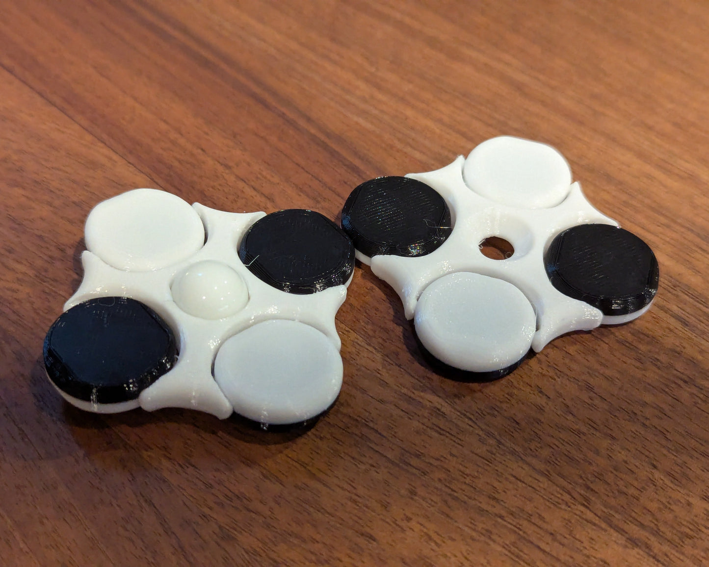 LodeStones Fidget Pair: Othello (3D printed PETG)